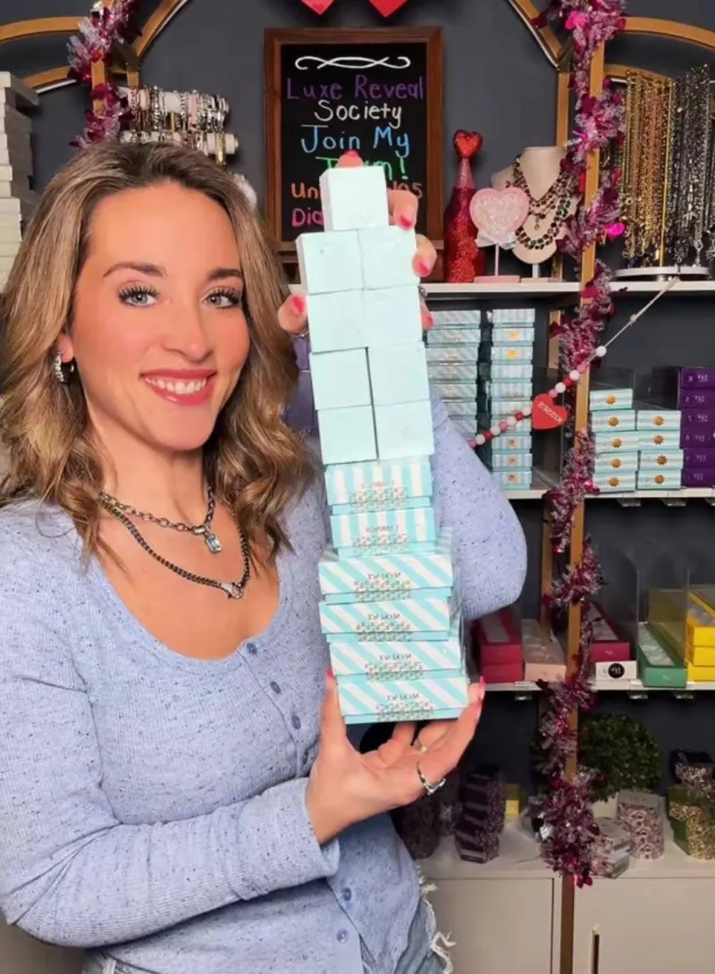 Jess💎 Luxe Reveal Society